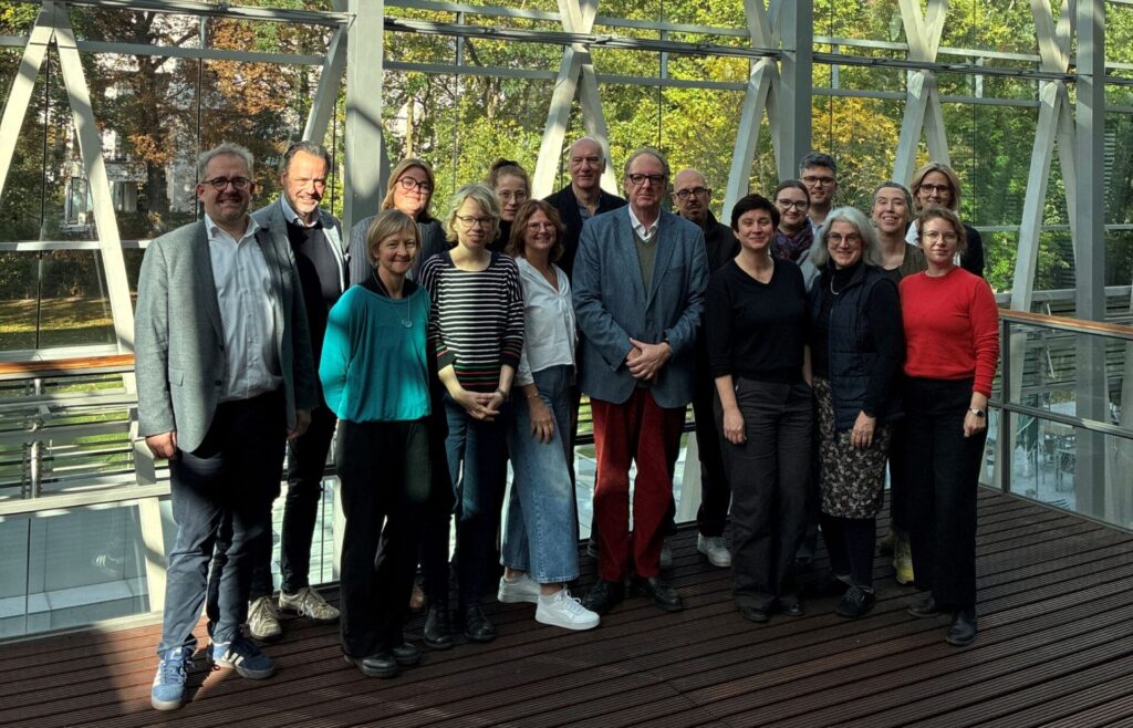 Foto: Die Kultur-Interessensvertretungen der Bundesländer beim Treffen in Berlin, mit Gesprächsgast Olaf Zimmermann (Deutscher Kulturrat), Foto von: Kultur-Länderkonferenz